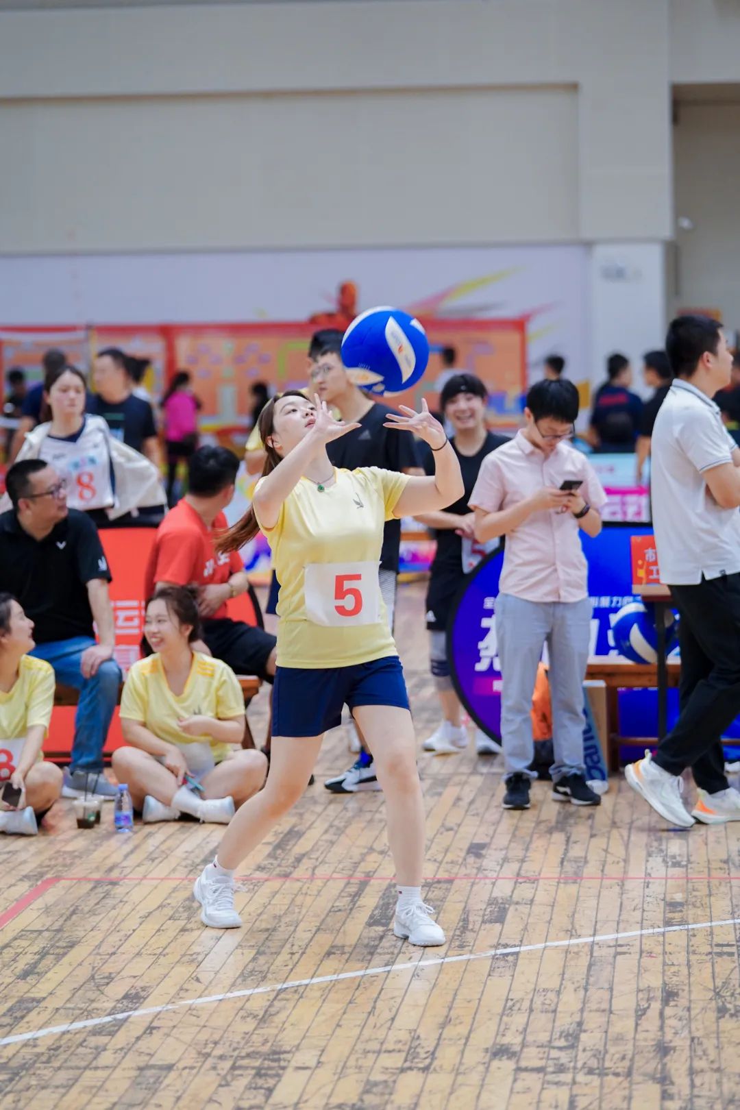 九游体育下载-库里迎来十五赛季出色发挥，阿森纳观众热烈欢呼！赛场气氛高涨(阿森纳巴黎圣日耳曼战术)