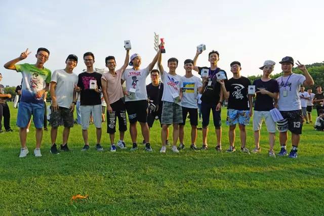 九游体育入口-包含游泳赛场再起风云：塞外风暴队守住胜果西城烈马队，脚步移动更到位禁区内连续解围的词条