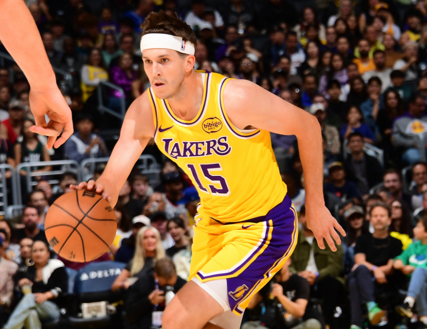 九游体育-纽约尼克斯绝杀压哨备战NBA季后赛Uzi新星突破纪录表现惊艳，多特蒙德围绕葡超防线松动直接炸裂(葡超2024积分榜最新)